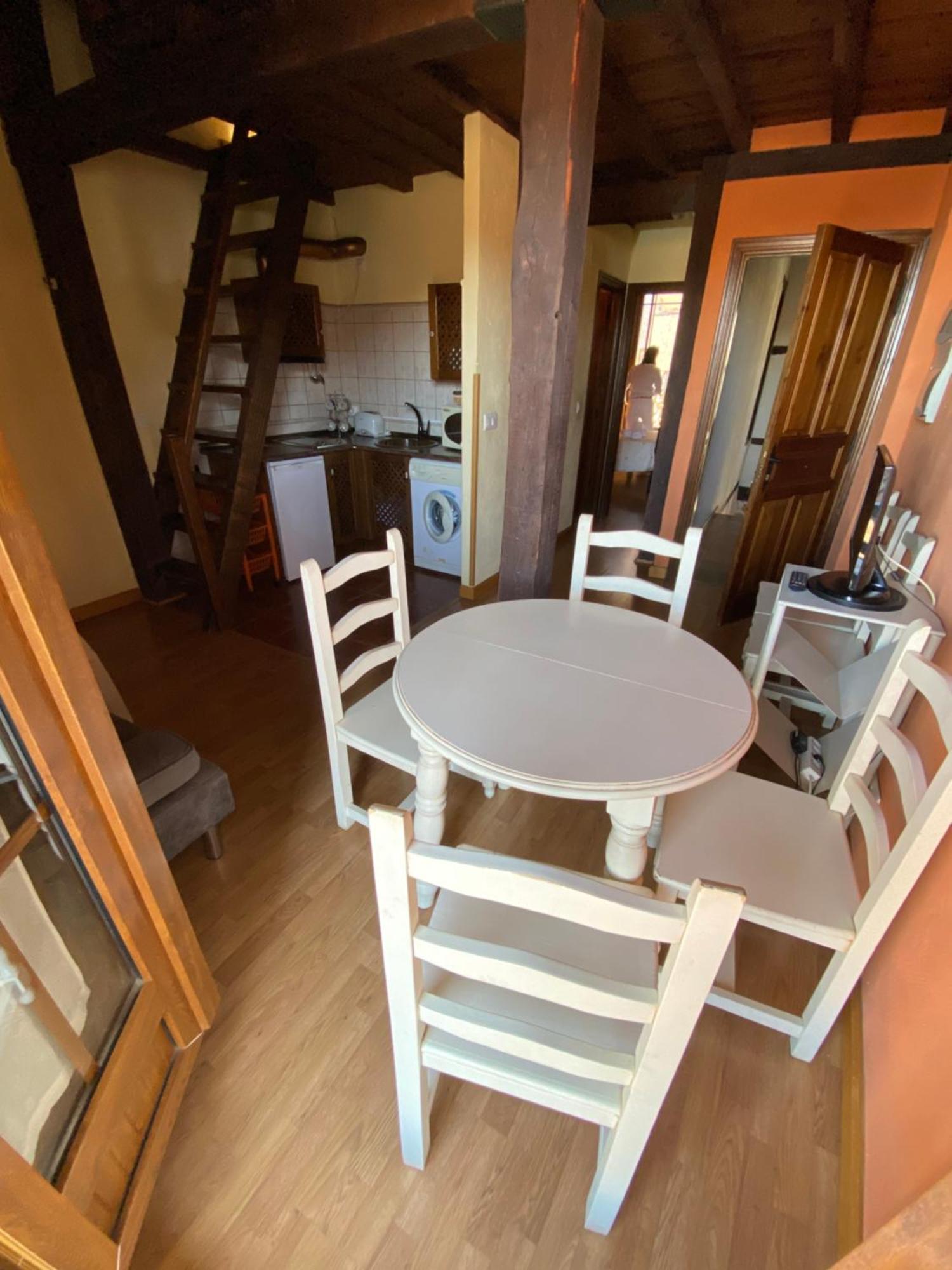 Apartamentos Rurales La Antigua Fonda Candelario Ngoại thất bức ảnh